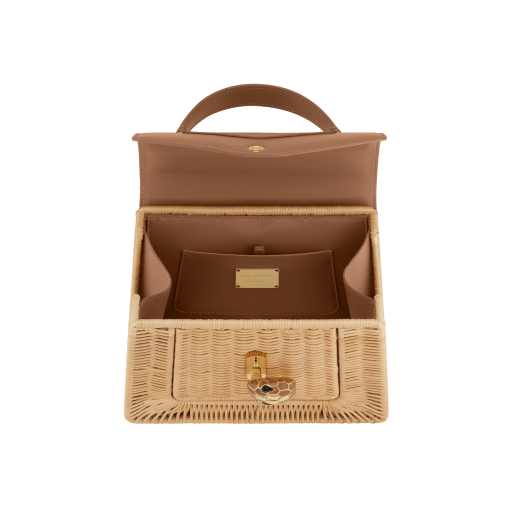 Borsa a mano media Serpenti Forever in vimini marrone diaspro del deserto con dettagli in vitello marrone diaspro del deserto e fodera in nappa marrone diaspro del deserto. Accattivante chiusura magnetica Serpenti in ottone placcato oro con squame in smalto marrone diaspro del deserto e ottone placcato oro e occhi in onice nera. 294673 image 3