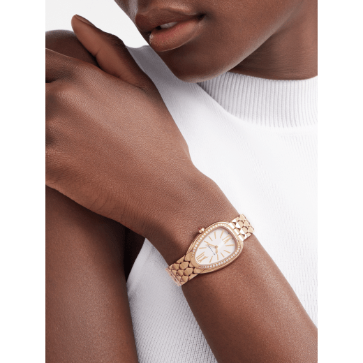 Serpenti Seduttori 腕錶，18K 玫瑰金錶殼和錶帶，18K 玫瑰金錶圈鑲飾鑽石，銀白色蛋白石錶盤。 103146 image 1