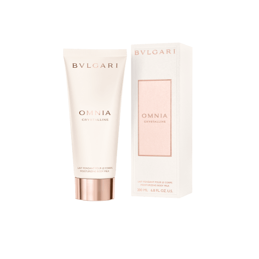 A silky, moisturising body milk scented with the luminous notes of the Omnia Crystalline Eau de Parfum, leaving the skin hydrated and delicately perfumed. 42436 image 2
