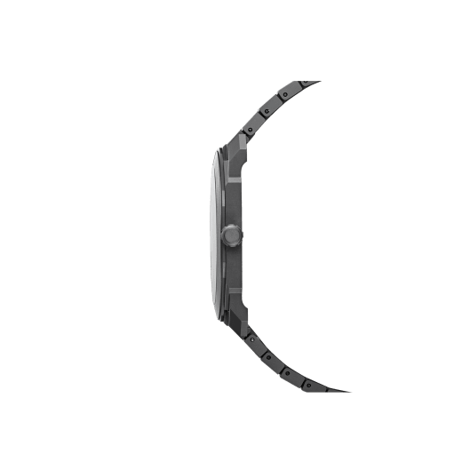 Octo Finissimo镂空腕表，采用黑色陶瓷表壳，搭载品牌自制超薄镂空手动上链机械机芯，小秒针，动力储备显示。防水深度可达30米。 103126 image 3
