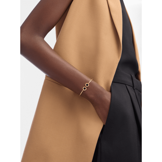 <br>Bvlgari Bvlgari 手環，18K 黃金材質，鑲飾縞瑪瑙元素。 BR860572 image 1