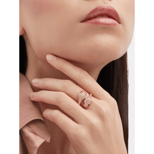 Serpenti Seduttori 18 kt rose gold double head ring set with rubellite eyes and pavé diamonds AN859033 image 2