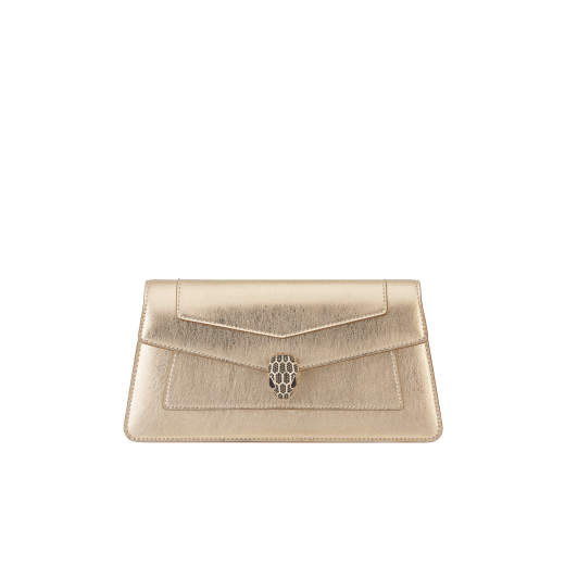 Serpenti Forever clutch in light gold striated calf leather with crystal rose nappa leather lining. Captivating snakehead magnetic closure in light gold-plated brass embellished with pavé-set black zirconia stones, and black onyx eyes. 295468 image 1