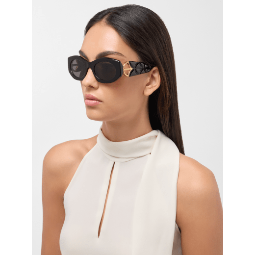 Calla oval acetate sunglasses with fan-shaped embellishment on the temples 904351 image 1