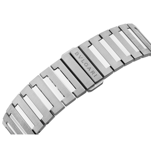 Octo Finissimo Automatic watch with satin-polished titanium case and bracelet, extra-thin mechanical manufacture movement, automatic winding, small seconds and opaline titanium dial. Water-resistant up to 30 metres. 104351 image 5