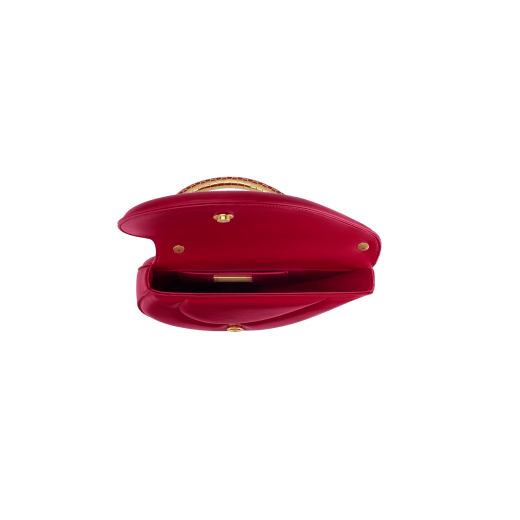 Serpenti Cuore 1968 手提包，採用星光玫瑰粉紅色小牛皮，水晶玫瑰色納帕軟面皮內裡。迷人的金色黃銅蛇身提把飾以星光玫瑰粉紅色琺瑯蛇鱗，蛇眼飾以方晶鋯石，按扣開合。 SRN-001-1326S image 4