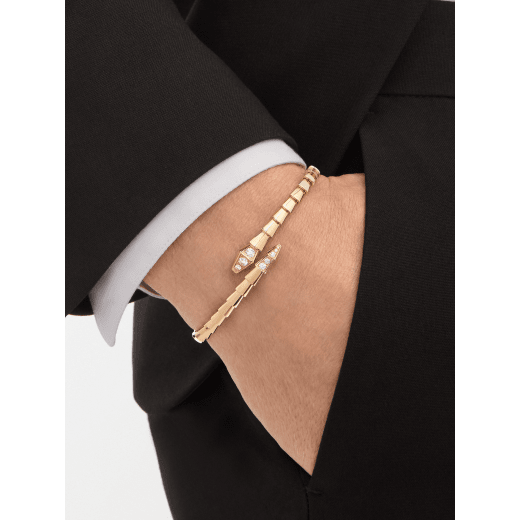 Serpenti Viper 18 kt yellow gold bracelet set with demi-pavé diamonds BR860040 image 4