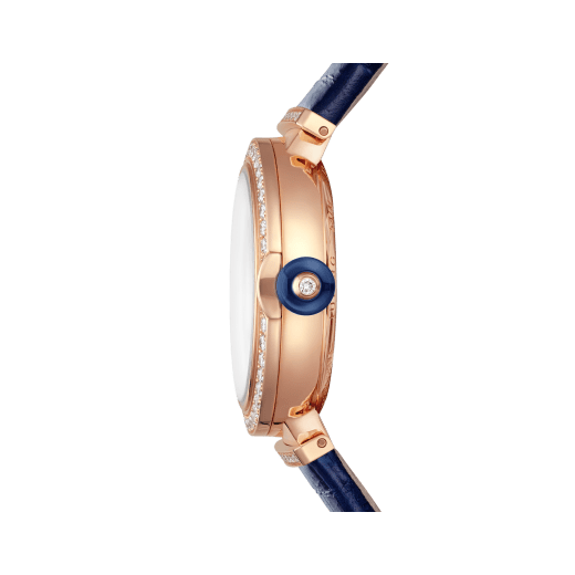 LVCEA 腕錶，搭載機械機芯，自動上鍊，18K 玫瑰金錶殼和連結扣鑲飾圓形明亮型切割鑽石，藍色東菱石錶盤，藍色鱷魚皮錶帶。防水深度 50 公尺。 103341 image 3