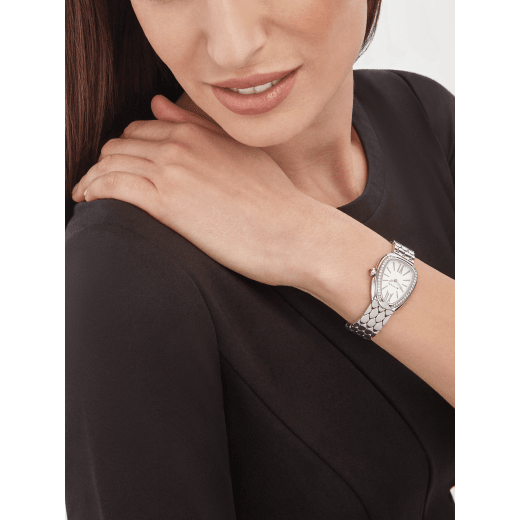 Montre Serpenti Seduttori avec boîtier et bracelet en acier inoxydable, lunette en acier inoxydable sertie de diamants et cadran en opaline blanc argenté 103361 image 4