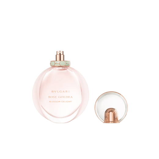 A modern floral Eau de Parfum that captures the essence of femininity. 40470 image 4