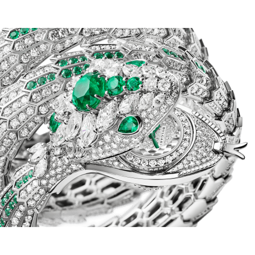 Serpenti Misteriosi Dragone High Jewellery watch with mechanical manufacture micro-movement with manual winding, 18 kt white gold case and bracelet set with diamonds and emeralds, and pavé-set diamond dial 103785 image 2