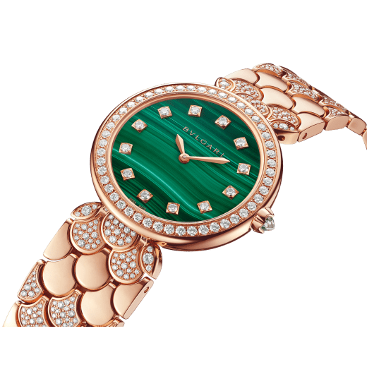 DIVAS' DREAM Lady Watch. 33 mm rose gold case, with brilliant cut diamonds . Round shape cut Malachite Dial setting with round diamonds indexes. Rose gold bracelet set with brilliant cut diamonds. Qartz movement, B043 Caliber customized and decorated with Bulgari logo, hours and minutes. Waterproof 30 m. 103521 image 2