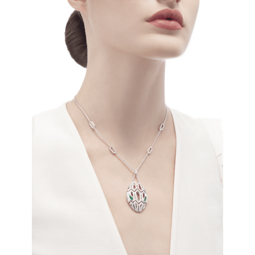 Serpenti necklace in 18 kt white gold, set with emerald eyes and pavé diamonds both on the chain and the pendant. 352752 image 4