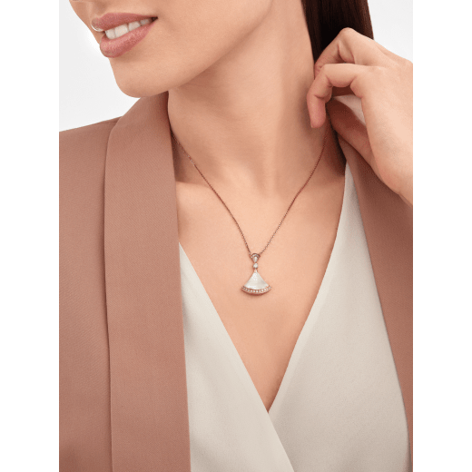 bulgari diva necklace mother of pearl