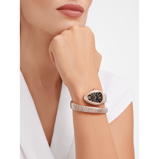 Serpenti Tubogas Uhr mit einfach geschwungenem Armband, Gehäuse und Armband aus 18 Karat Roségold und Edelstahl und mit schwarzem Opalin-Zifferblatt. SERPENTI-TUBOGAS-1T-BlackDial image 1