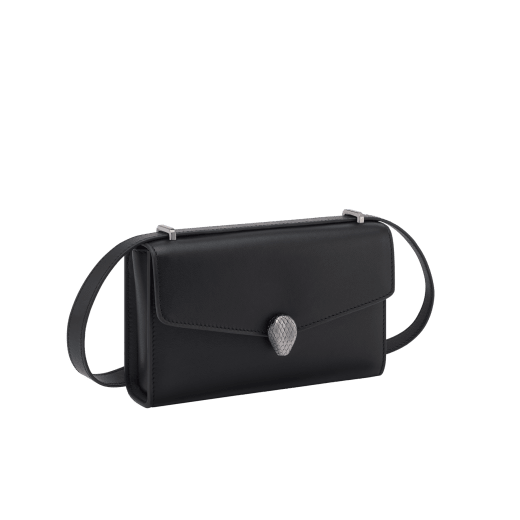 Custodia per smartphone Serpenti Forever in vitello Metropolitan nero con fodera in nappa nera. Accattivante chiusura magnetica Serpenti in ottone placcato rutenio scuro. 294663 image 1