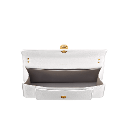 Serpenti East-West Maxi Chain medium shoulder bag in foggy opal gray Metropolitan calf leather with linen agate beige nappa leather lining. Captivating snakehead magnetic closure in gold-plated brass embellished with gray agate scales and red enamel eyes. SEA-1238-MCCL image 4