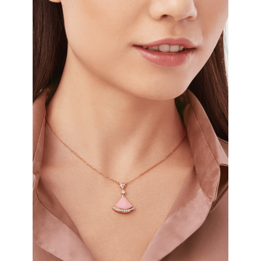 DIVAS' DREAM necklace in 18 kt rose gold, with pendant set with pink opal, a diamond (0.10 ct) and pavé diamonds (0.20 ct). 354340 image 1