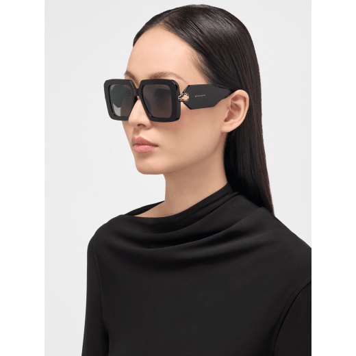 Serpenti "Forever" 方形醋酸纖維太陽眼鏡，鏡腳飾以琺瑯蛇頭元素。 BV40006I image 1