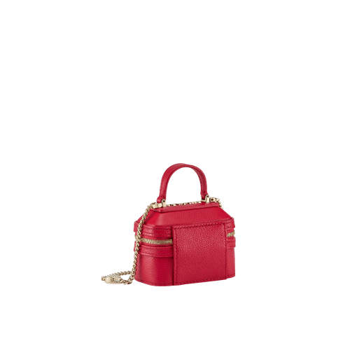 Serpenti Forever mini jewelry box bag in grained, amaranth garnet red Urban calf leather. Captivating snakehead zip pulls and light gold-plated brass chain embellishment. SEA-NANOJWLRYBOX image 3