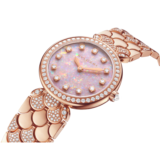 Часы DIVAS' DREAM, корпус из розового золота 18 карат, браслет с бриллиантами классической огранки, циферблат из розового опала, 12 бриллиантовых часовых меток. Водонепроницаемость до 30 метров. 103647 image 2