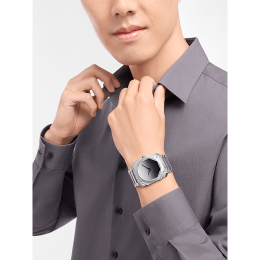 Octo Finissimo Lee Ufan Special Edition watch with mechanical manufacture ultra-thin movement, automatic winding, hand-filed titanium case and bracelet, stainless-steel sunray-polished bezel and mirror-effect dial. Water-resistant up to 30 metres. Limited Edition of 150 pieces 104132 image 2