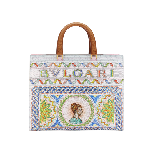 Große Casablanca x Bulgari Tragetasche aus weichem, genarbten Kalbsleder mit römischem Mosaikprint sowie Seiten aus Kalbsleder in Dusty Rosa und Futter in Dusty Rosa. Ikonischer, bunter Bulgari Logodekor, Metall-Elemente aus vergoldetem Messing und Magnetverschluss. 292416 image 3
