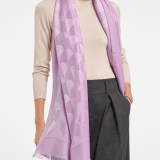 Étole Maxi Calla en laine et soie fine couleur améthyste claire. Modèle confectionné à 60&nbsp;% de soie et 40&nbsp;% de laine. 246492 image 1