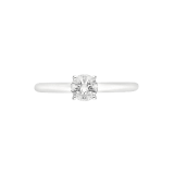 라운드 브릴리언트 컷 다이아몬드가 셋팅된 로마 아모르 플래티넘 링. 0.30 캐럿부터 출시. AN859293 image 3