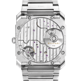 Octo Finissimo Automatic 腕錶，搭載機械機芯，自動上鍊，鉑金鉑金微型自動盤，小秒顯示，超薄緞面拋光精鋼錶殼和一體式錶帶，透明底蓋，太陽放射紋金屬光澤藍色錶盤。防水深度 100 公尺。 103431 image 5