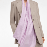 Étole Lettere Maxi Light en soie fine couleur lin agate. Modèle confectionné à 100&nbsp;% de soie. LETTEREMAXILIGHTd image 1