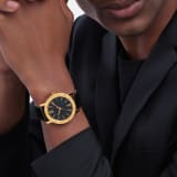 Bvlgari Bvlgari 腕錶,搭載自製機械自動機芯,18K 黃金錶殼,錶圈鐫刻雙品牌標誌,黑色蛋白石錶盤,黑色鱷魚皮錶帶。防水深度 50 公尺。 103967 image 1