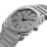 Octo Finissimo自动上链腕表，采用钛金属材质，搭载品牌自制的纤薄自动上链机械机芯，小秒针，钛金属表盘，黑色鳄鱼皮表带。 102713 image 2