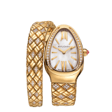 Serpenti Spiga single-spiral watch in 18 kt yellow gold with diamond-set bezel and bracelet, and white mother-of-pearl dial. Water resistant up to 30 meters SERPENTI-SPIGA-SPP35LAPPGD1-1TT image 1