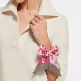 Mini shelley Logo Bouquet in pregiato twill di seta oro. Composizione: 100% twill di seta. LOGOBOUQUET-SH image 1
