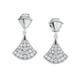 Im Glanze ihrer reinen weiblichen Form und des anmutigen Schimmers des Diamant-Pavés besitzen die „DIVAS' DREAM“-Ohrringe die raffinierte Eleganz einer wahren Diva. 351100 image 1