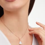 DIVAS' DREAM necklace in 18 kt rose gold with pendant set with mother-of-pearl element and one diamond. 350062 image 1