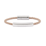BULGARI BULGARI Armband aus geflochtenem Kalbsleder in Taupe Quartz Hellbraun. Silberfarbene Plakette, die in der Mitte mit dem ikonischen BULGARI Logo graviert ist, und silberfarbener Verschluss. LOGOPLATEW-WCL-TQ image 2