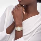 Bvlgari Bvlgari 腕錶, 18K 黃金和拋光及緞面髮絲紋精鋼材質,錶圈鐫刻雙品牌標誌,白色珍珠母貝錶盤,12 個鑽石時標。防水深度 30 公尺。 104278 image 1