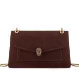 Borsa a spalla media Serpenti Forever in nabuk marrone castagna con fodera in nappa marrone castagna. Accattivante chiusura magnetica Serpenti in ottone placcato oro con squame in smalto marrone castagna e occhi in onice nera. 295078 image 1