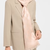 Maxi Calla stole in fine white silk wool. Made of 60% silk and 40% wool. MAXICALLA-ST image 1