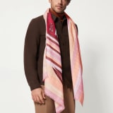 Lettere Maxi Roman stole in fine shell quartz pink silk wool. Made of 60% silk, 40% wool. LETTEREMXRMb image 2