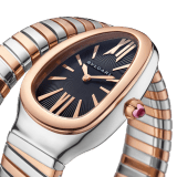 Serpenti Tubogas Uhr mit einfach geschwungenem Armband, Gehäuse und Armband aus 18 Karat Roségold und Edelstahl und mit schwarzem Opalin-Zifferblatt. SERPENTI-TUBOGAS-1T-BlackDial image 2