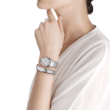 Serpenti Tubogas Uhr mit einfach geschwungenem Armband, Gehäuse und Armband aus Edelstahl und silberfarbenem Opalin-Zifferblatt. Großes Modell. SrpntTubogas-white-dial1 image 3