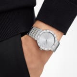 BULGARI BULGARI 腕錶，搭載機械機芯，自動上鍊，日期顯示，精鋼錶殼和錶帶，精鋼錶圈鐫刻雙品牌標誌，銀色太陽紋錶盤。防水深度 50 公尺。 103652 image 3