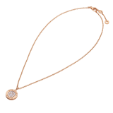 Cadena BVLGARI BVLGARI en oro rosa de 18 quilates y colgante en oro rosa de 18 quilates con inserción de madreperla y pavé de diamantes (0,34 ct). 358375 image 2