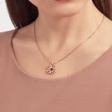 Pendentif Fiorever en or rose 18 K serti d'un rubis taille brillant au centre (0,35 ct) et pavé diamants (0,31 ct) 358428 image 1