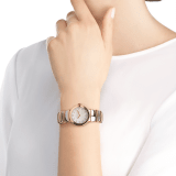 LVCEA Uhr mit Gehäuse und Armband aus 18 Karat Roségold und Edelstahl, weißem Perlmuttzifferblatt und Diamantindizes. 102194 image 4