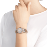 LVCEA Uhr mit Gehäuse und Armband aus 18 Karat Roségold und Edelstahl, Lünette mit Diamanten und weißem Perlmuttzifferblatt mit Diamantindizes. 102476 image 5