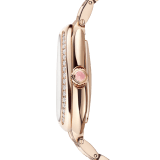 Serpenti Seduttori 腕錶，採用 18K 玫瑰金材質，搭載寶格麗自製自動上鍊機械機芯，鑲鑽錶圈與錶鍊，白色蛋白石錶盤。防水深度 30 公尺。 103902 image 3